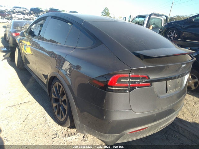 2022 Tesla Model X, VIN: 7SAXCBE51NF355440