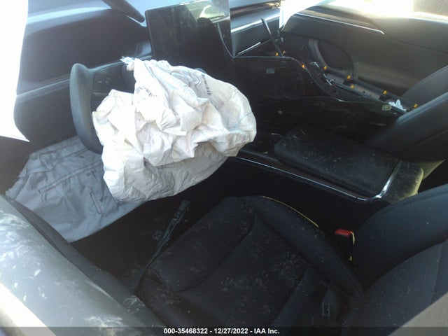 2022 Tesla Model X, VIN: 7SAXCBE51NF355440