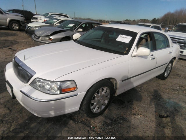 2008 LINCOLN TOWN CAR LIMITED VIN: 2LNHM82W58X649907