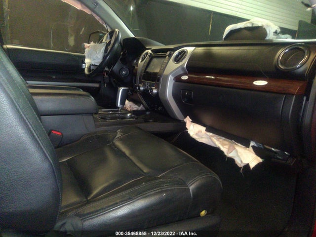 2017 Toyota Tundra, VIN: 5TFHY5F15HX631077