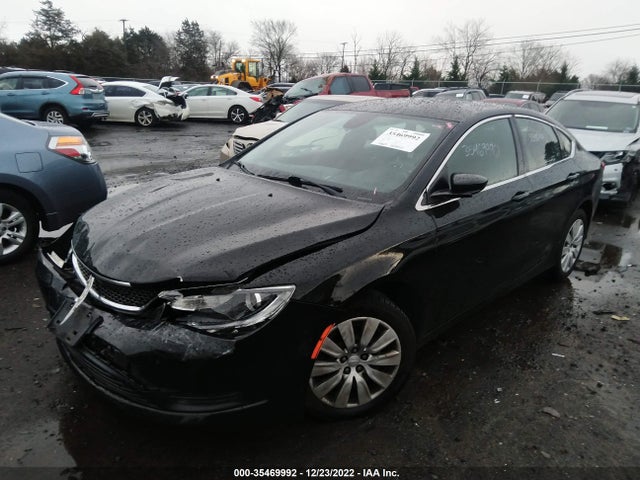 Chrysler 200 2015 1C3CCCFBXFN651831 Image 2