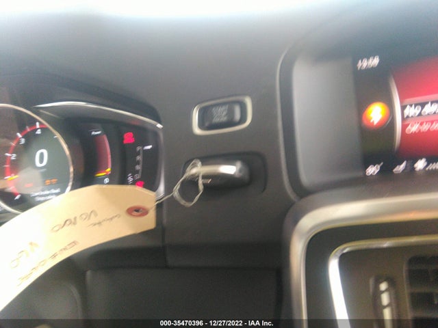 2018 Volvo V60, VIN: YV1A0MSW1J2380690