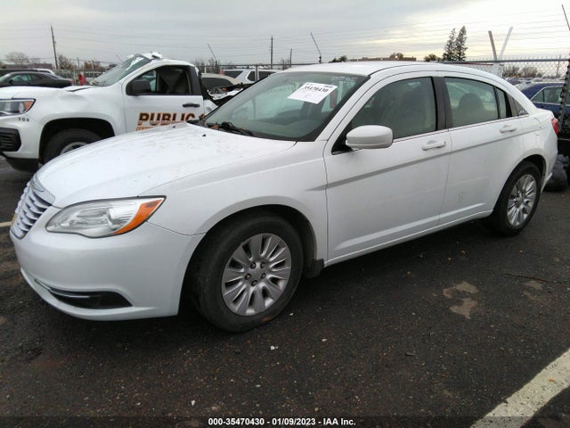 1C3CCBAB9EN205718 Chrysler 200 LX