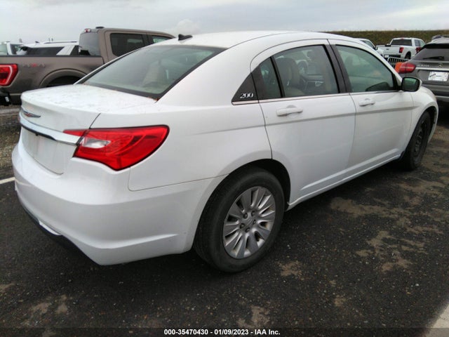 1C3CCBAB9EN205718 Chrysler 200 LX