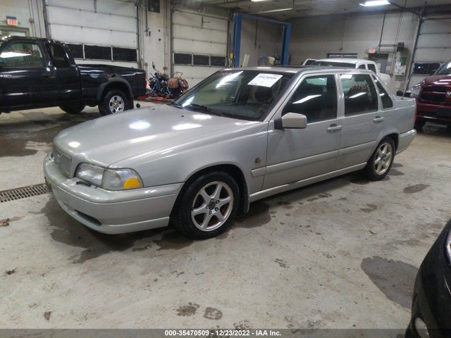 Volvo S70 2000 YV1LS61J8Y2671623 Image 2