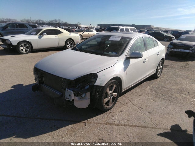 Volvo S60 2012 YV1622FS4C2092239 Image 2