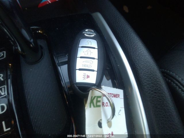 JN8AT2MT6GW026576 Nissan ROGUE SV