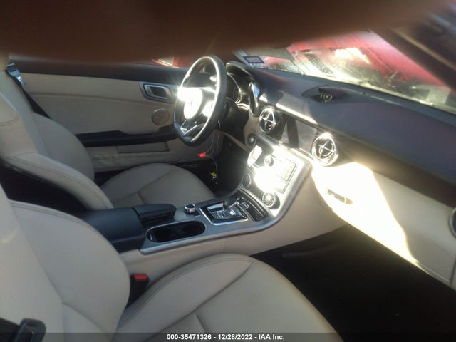 2017 Mercedes-Benz SLK-Class, VIN: WDDPK3JAXHF130268