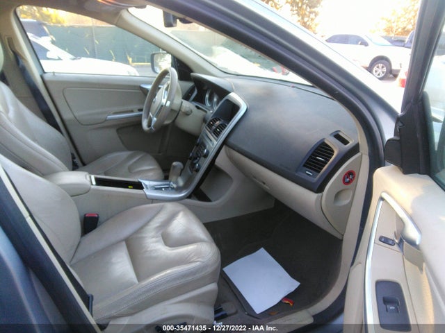 2011 VOLVO XC60 3.0T VIN: YV4902DZ4B2192331