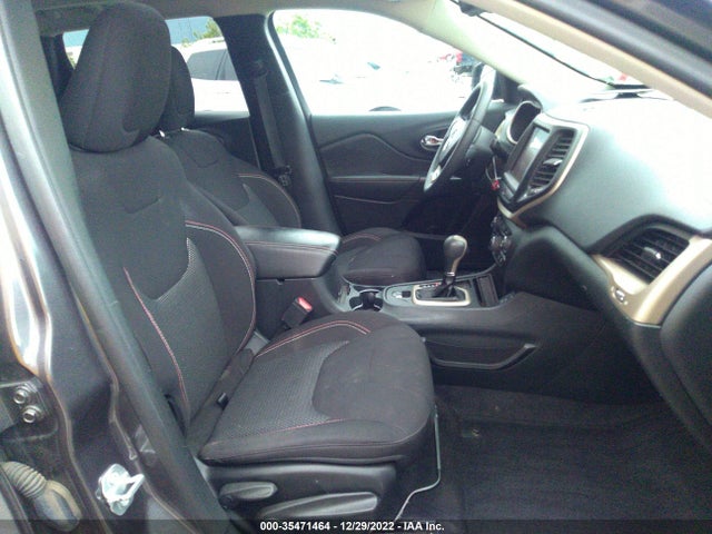 2016 Jeep Cherokee, VIN: 1C4PJLCS3GW281132