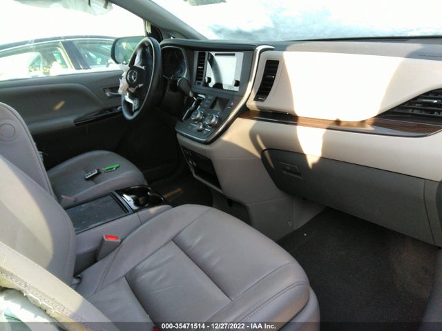 2017 Toyota Sienna, VIN: 5TDDZ3DC4HS158525