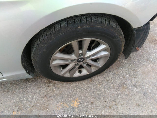 2016 HYUNDAI SONATA 2.4L SE VIN: 5NPE24AF9GH262607