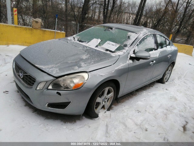 Volvo S60 T5 2013 YV1612FSXD2200478 Image 2