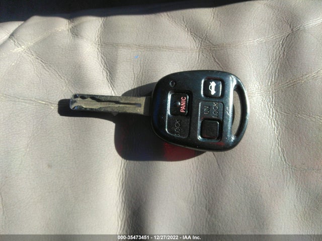 Lexus LS 430 2001 JTHBN30FX10019526 Image 3