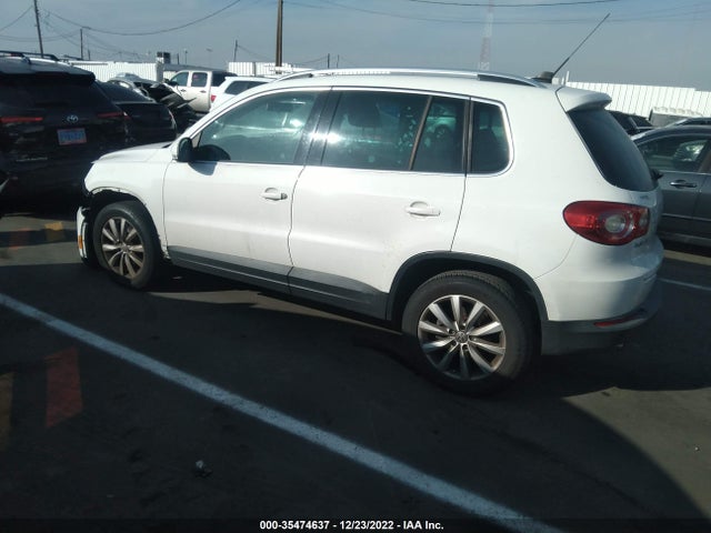 2011 VOLKSWAGEN TIGUAN SE VIN: WVGAV7AX8BW531713