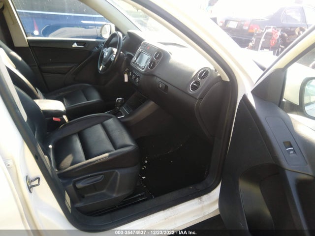 2011 VOLKSWAGEN TIGUAN SE VIN: WVGAV7AX8BW531713