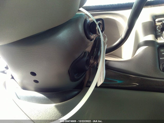 GMC YUKON DENALI 2002 1GKEK63U12J219665 Image 3