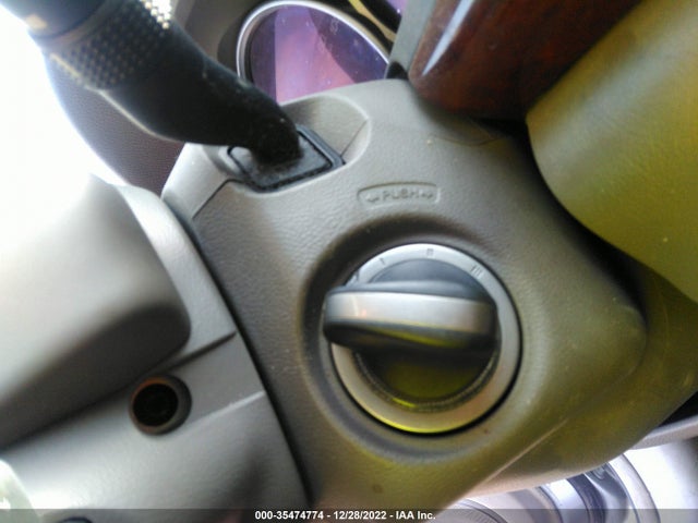 Acura RL 2005 JH4KB16595C012776 Image 3