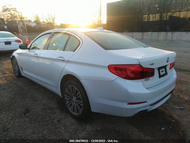 2018 BMW 5 Series, VIN: WBAJE7C54JWC55142