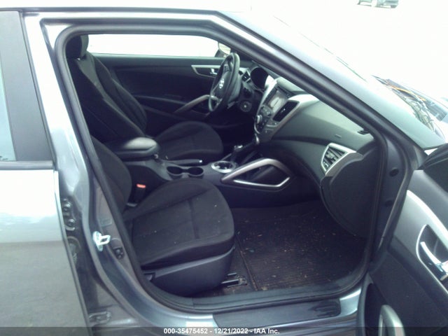 2016 Hyundai Veloster, VIN: KMHTC6AD4GU272137
