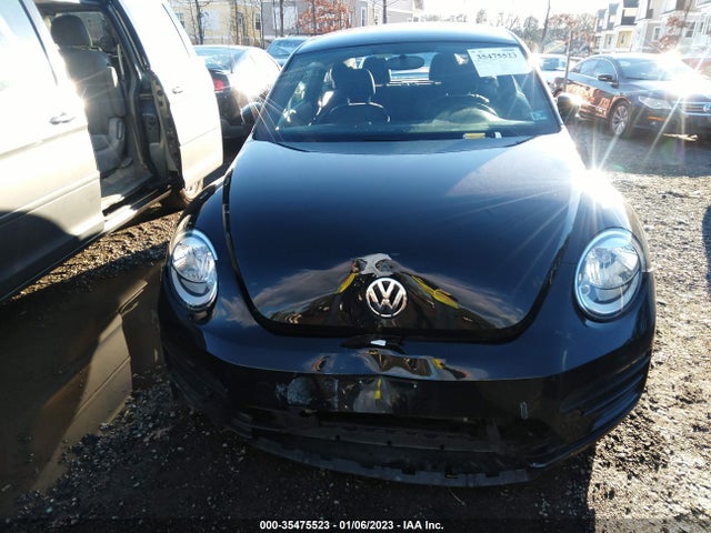 2019 Volkswagen Beetle, VIN: 3VWFD7AT5KM711240