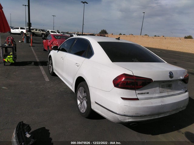 2018 Volkswagen Passat, VIN: 1VWBA7A32JC001915