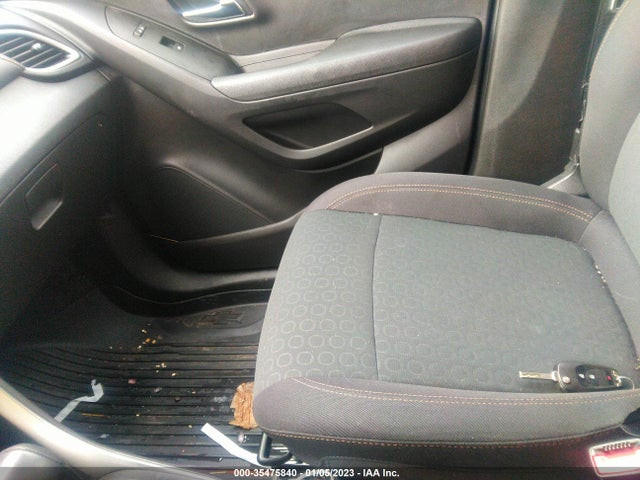 Chevrolet TRAX LS 2019 3GNCJKSB1KL363490 Image 6