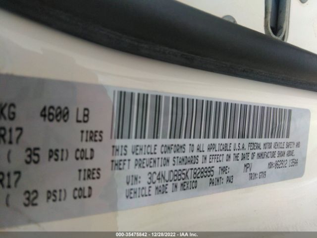 3C4NJDBB5KT828995 Jeep Compass Latitude