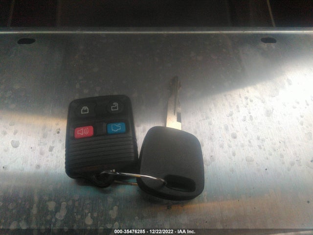 Lincoln Navigator 2000 5LMPU28A0YLJ04132 Image 3