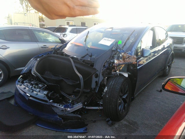 2022 Tesla Model X, VIN: 7SAXCBE67NF351739