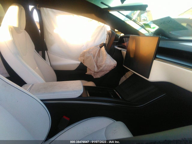 2022 Tesla Model X, VIN: 7SAXCBE67NF351739