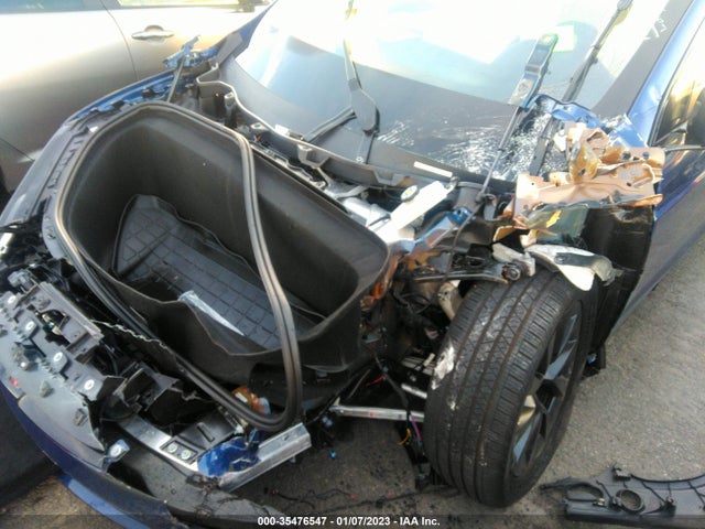 2022 Tesla Model X, VIN: 7SAXCBE67NF351739