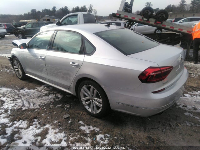 1VWLA7A39KC010925 Volkswagen Passat 2.0t Wolfsburg Edition