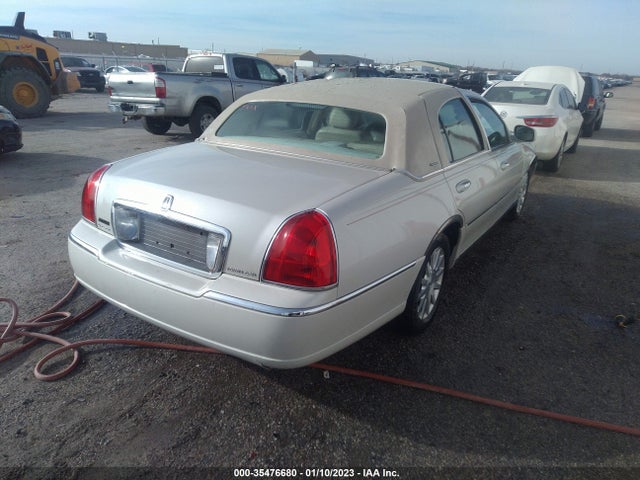 Lincoln Town Car 2007 1LNHM81V07Y600296 Image 4