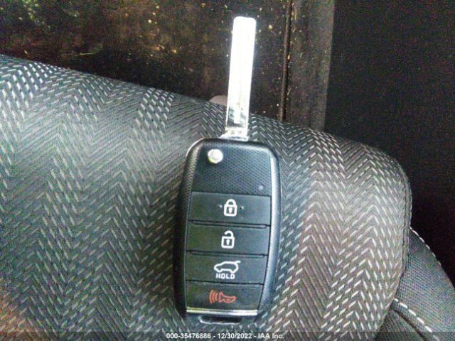 KNDPM3AC8L7671215 KIA Sportage Lx