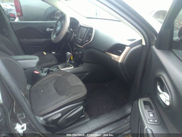 1C4PJMCS6FW565309 Jeep Cherokee Latitude