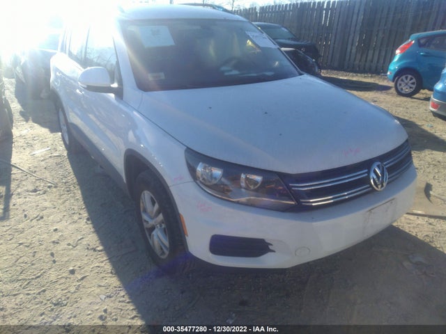 2017 WVGAV7AX5HK000985 main image