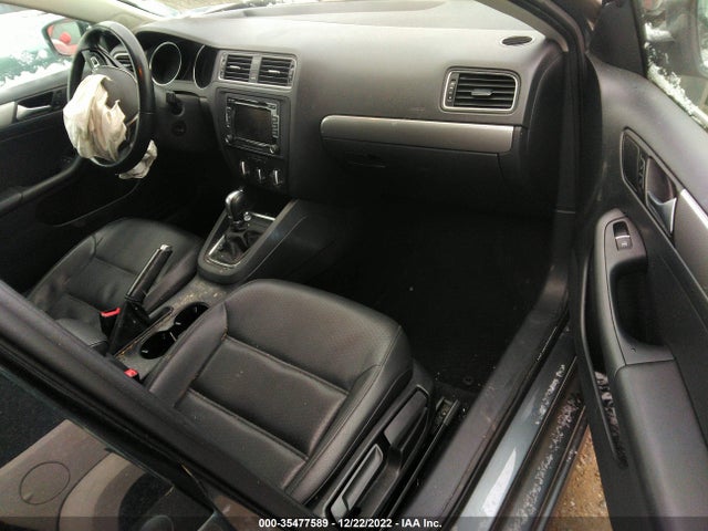2015 VOLKSWAGEN JETTA SEDAN 1.8T SE W/CONNECTIVITY VIN: 3VWD17AJ0FM339388