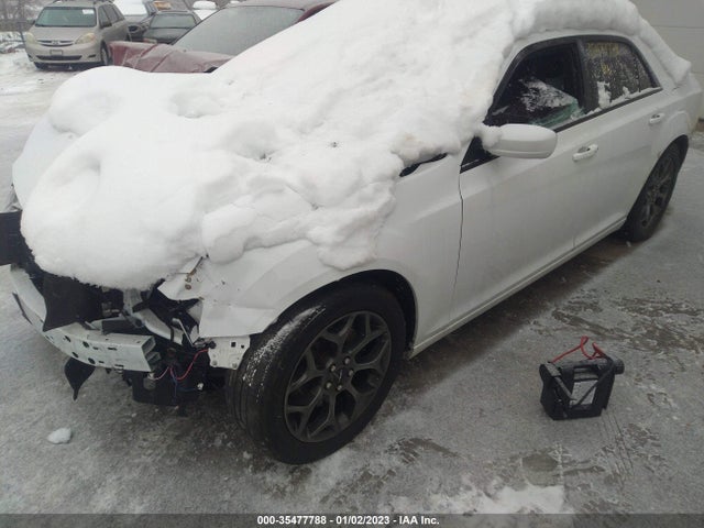 Chrysler 300 2018 2C3CCAGG5JH152807 Image 2
