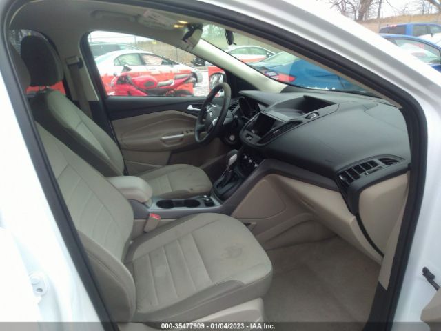 1FMCU0G75FUC61867 Ford ESCAPE SE