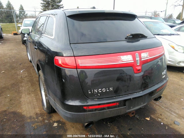 Lincoln MKT 2010 2LMHJ5AT0ABJ13288 Image 3