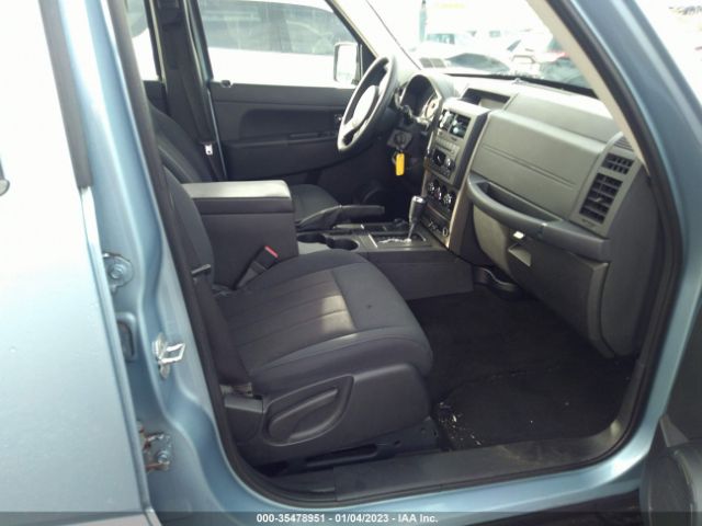 1C4PJMAK3CW185438 Jeep Liberty Sport