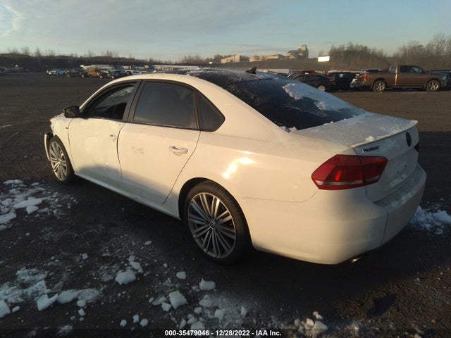 1VWBT7A31FC011496 Volkswagen Passat 1.8t Sport