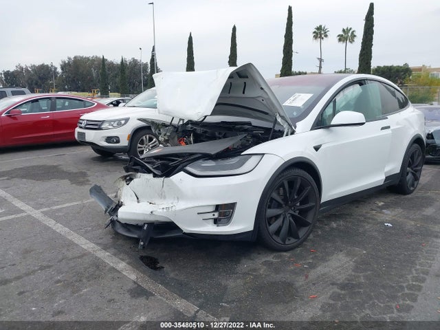 2018 Tesla Model X, VIN: 5YJXCBE2XJF088277