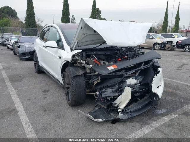 2018 Tesla Model X, VIN: 5YJXCBE2XJF088277