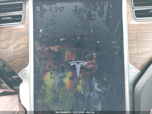 2018 Tesla Model X, VIN: 5YJXCBE2XJF088277