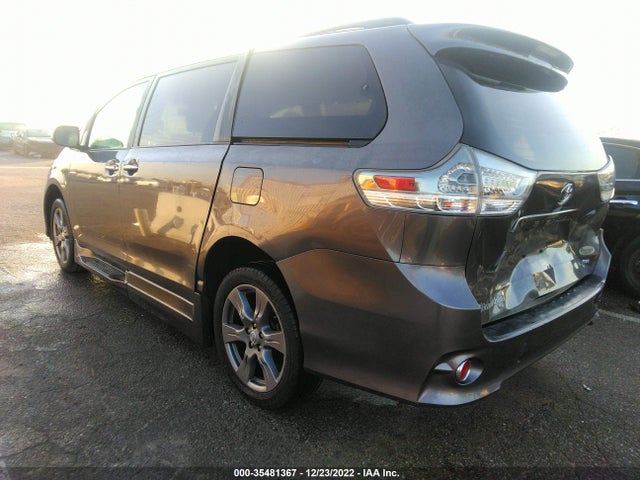 Toyota SIENNA SE 2017 5TDXZ3DC8HS855922 Image 4