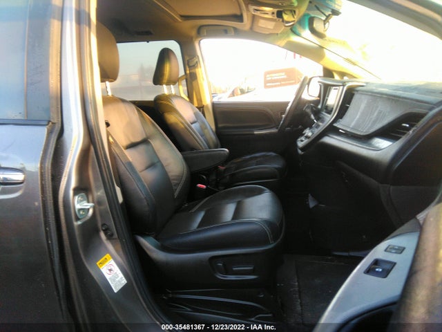 Toyota SIENNA SE 2017 5TDXZ3DC8HS855922 Image 6