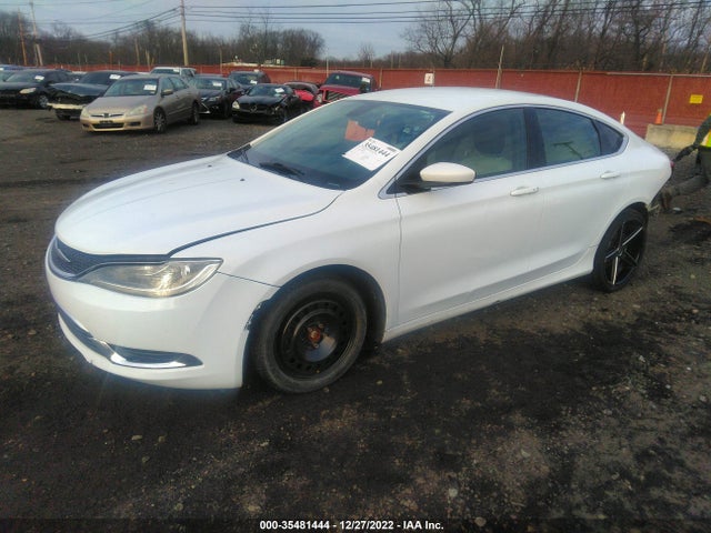 Chrysler 200 Limited 2015 1C3CCCAB0FN598838 Image 2