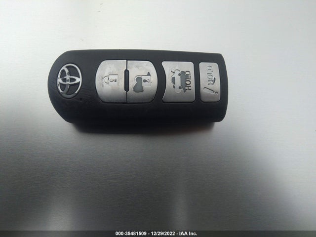 2017 Toyota Yaris, VIN: 3MYDLBYV9HY193451